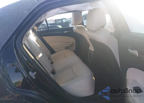 2018 Chrysler 300 Limited z USA, uszkodzony, nr VIN 2C3CCAEG2JH148877